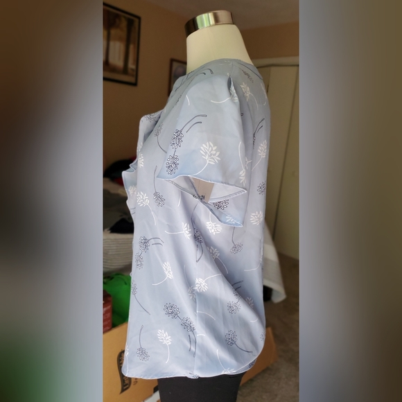 Top - Picture 2 of 3